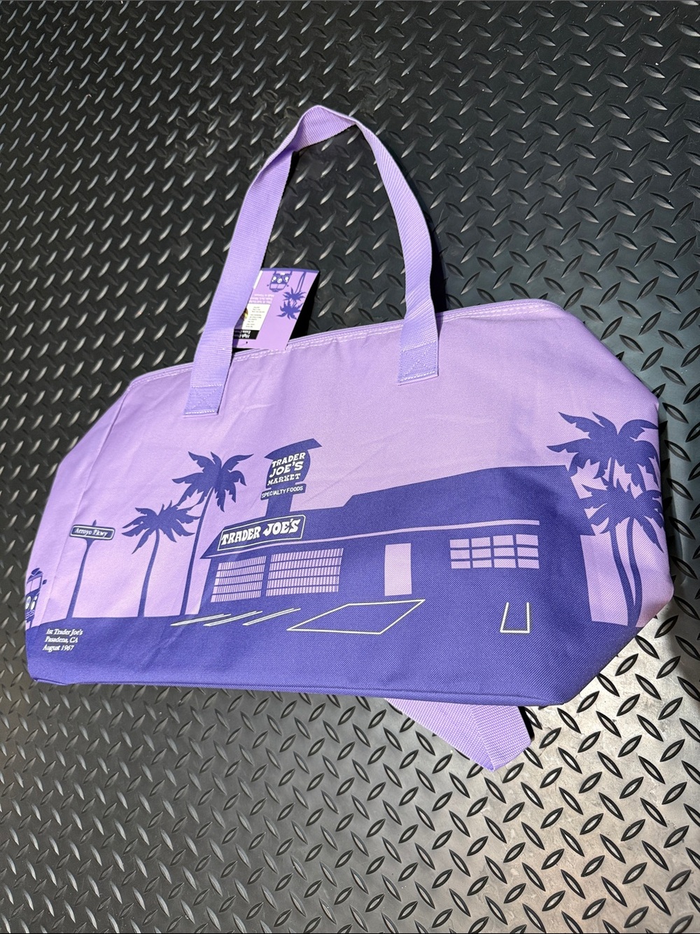 NEW Trader Joe’s Large Lavender Reusable Insulated Bag - Limited Edition